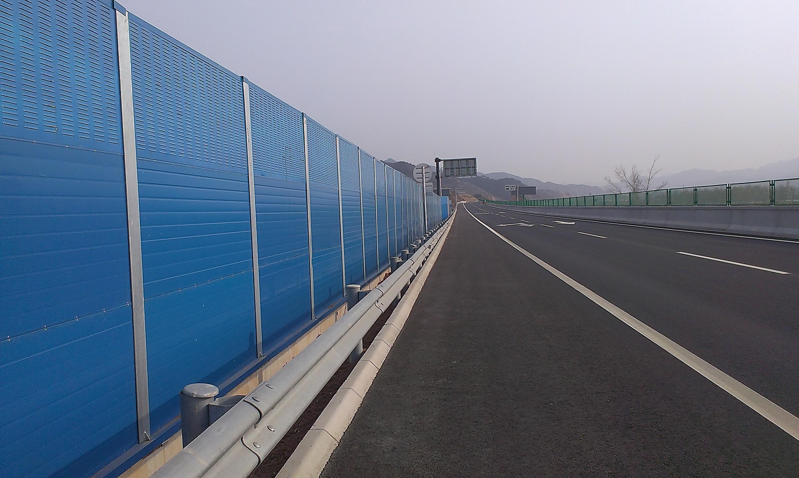 <a href=http://www.huaxiamian.com/news_article?news_id=136>公路聲屏障</a>