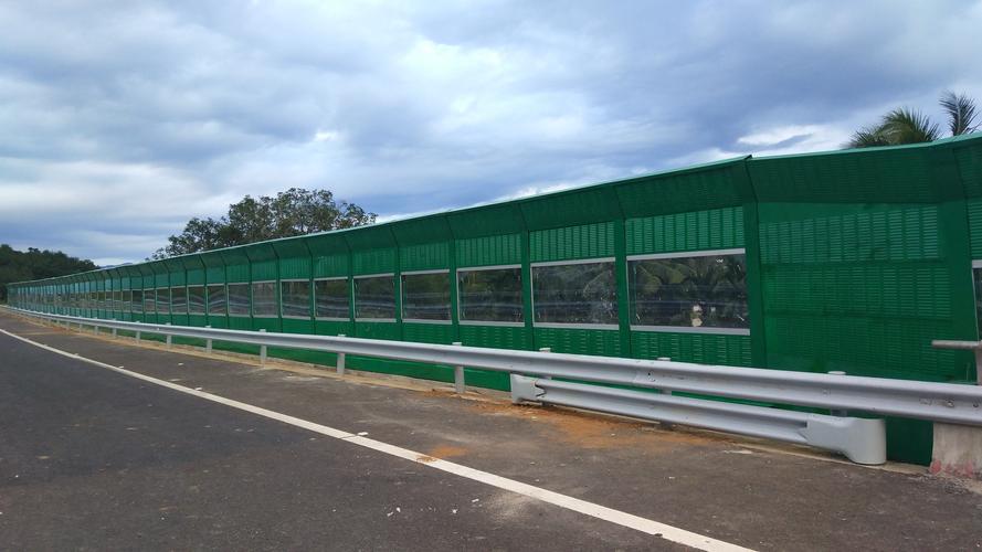 <a href=http://www.huaxiamian.com/news_article?news_id=144>天津道路聲屏障</a>